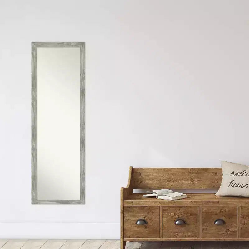 Miroir carré pleine longueur gris tourterelle lavé pouvant être fixé au mur ou à une porte