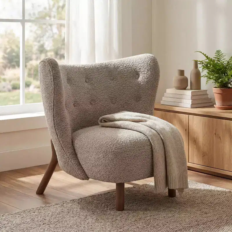 Fauteuil d'appoint avec dossier incurvé et pieds en bois de bouleau