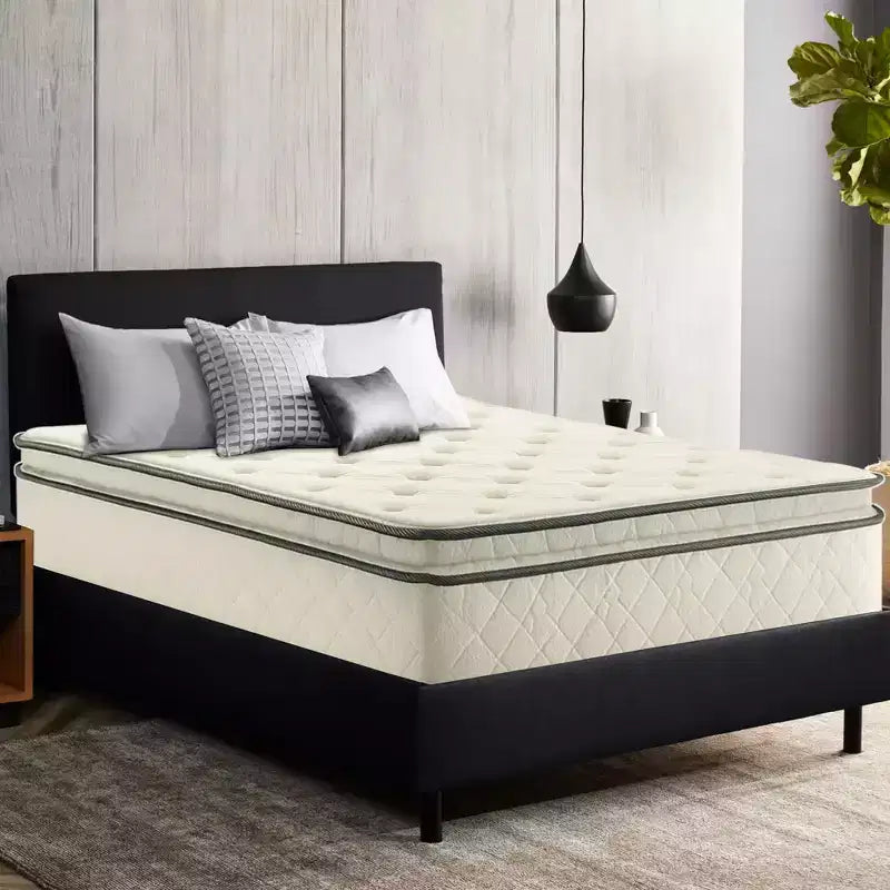 Matelas hybride simple face à plateau-coussin et fermeté moyenne